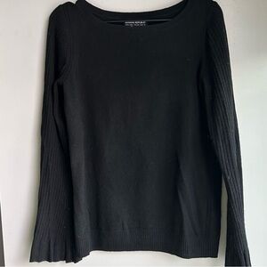 BANANA REPUBLIC black merino wool sweater ribbed sleeves soft cuffs